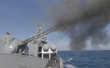 “Shkofshi në ferr”, Ukraina sulmon anijen ruse me 510 ekuipazh në bord