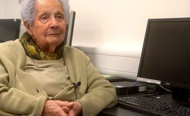 “Do eci me kohën”, 100-vjeçarja ndjek kurse për IT