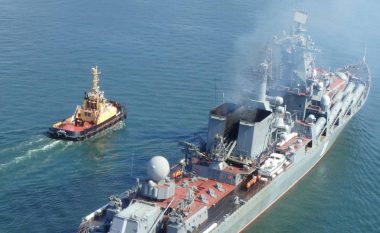 Ministria e Mbrojtjes Ruse mohon fundosjen luftanijes: Është ende në det