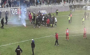 Dramë në fund të ndeshjes Ballkani-Gjilani, tifozët hyjnë në fushë, ndërpritet ndeshja (VIDEO)