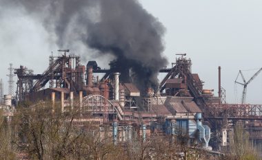 Ukraina planifikon sot operacion për të nxjerrë civilët nga fabrika e çelikut në Mariupol