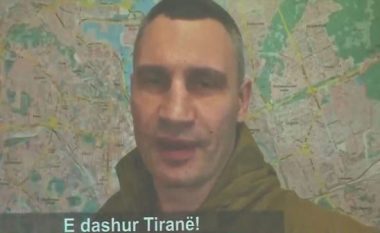 Vitali Klitschko futet LIVE në Tiranë, ka një mesazh për Shqipërinë: Nuk ju harrojmë (VIDEO)