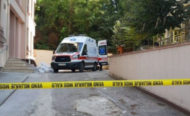 E rëndë në Durrës, gjendet pa shenja jete në banesë një 42-vjeçar