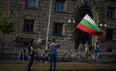 Persona non grata, Rusia dëbon 10 diplomatë bullgarë