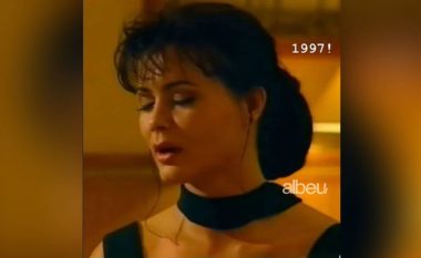 Duket edhe sot njësoj, e gjeni dot kush është këngëtarja shqiptare 25 vite më parë (FOTO LAJM)