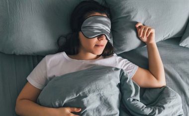 Çfarë mund t’i shkaktojë trupit tonë, gjumi i tepërt