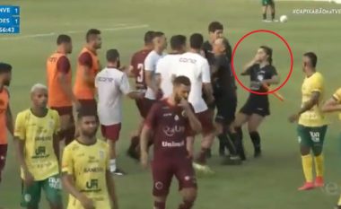 Ngjarje virale në Brazil, trajneri godet me kokë arbitren femër (VIDEO)