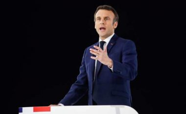 Macron refuzon përdorimin e termit “gjenocid” për të përshkruar mizoritë ruse në Ukrainë