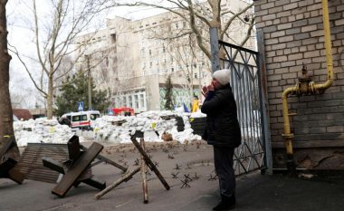 Forcat ruse bombardojnë spitalet në Mykolaiv