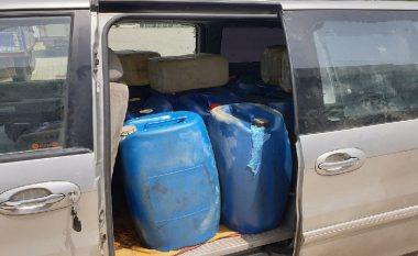 Vodhi 172 litra naftë nga ekskavatori i një firme dhe e shiti, arrestohet 35-vjeçari në Tiranë, e pëson dhe blerësi
