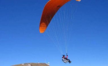 Rrëzohet parashuta në Spille, në gjendje të rëndë parashutisti