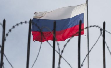 Rusia shpall “non grata” edhe të vdekurit nga SHBA, del lista e përditësuar