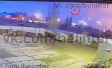 Zjarri në depon e naftës ruse, dalin pamjet e sulmit ajror nga helikopterë ukrainas (VIDEO)