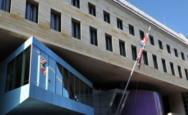 Roja e sigurisë në ambasadën britanike akuzohet për spiunazh te rusët