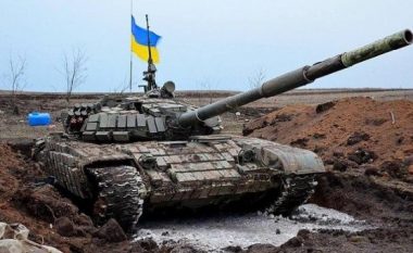 Polonia “blindon” Ukrainën, nga tanket deri tek raketahedhëset