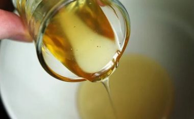 Nga parandalimi i plakjes te zemra, me çfarë ta kombinoni mjaltin në mëngjes për t’ju shpëtuar nga 6 sëmundje