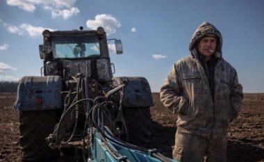 Ukraina akuzon Rusinë për vjedhjen e grurit gjatë luftës