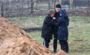 Masakra në Bucha, CNN zbulon varrin masiv