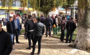 Përplasje për listat e votuesve, shtyhen zgjedhjet për kryetarin e degës së PD në Bulqizë (FOTO LAJM)