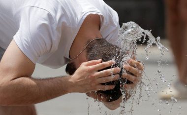 “Çmendet” moti në Spanjë, temperaturat mbi 40 gradë që në maj