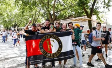 EMRI/ Festa e çmendur e tifozëve në Tiranë, holandezit i gjendet kokainë