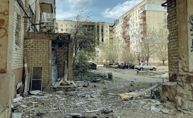 Bombardimet ruse vrasin 10 civilë në Severodonetsk të Ukrainës