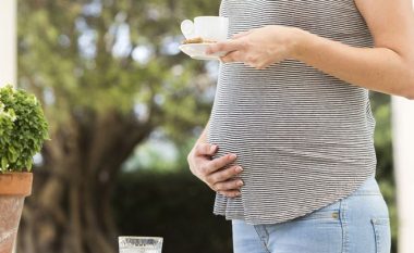 A mund të pinë gratë kafe, gjatë shtatzënisë?