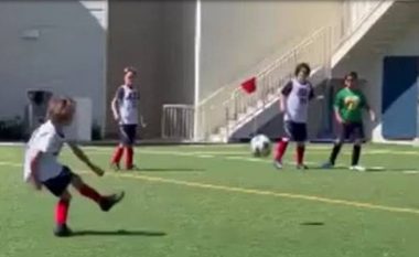 Djali i Del Pieros si babi, shënon supergol nga një goditje dënimi (VIDEO)