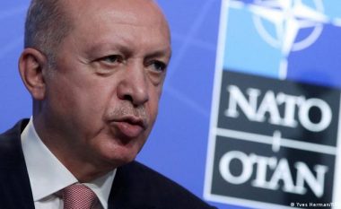 Motivet e paqarta të Turqisë për të bllokuar anëtarësimet në NATO
