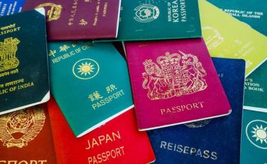 Pse pasaportat kanë ngjyra të ndryshme dhe çfarë nënkuptojnë ato