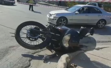 Përplasi 18-vjeçarin me motor, arrestohet e reja në Elbasan