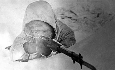 “Vdekja e Bardhë”, snajperi finlandez që u kthye në tmerrin e ushtarëve rusë (FOTO LAJM)