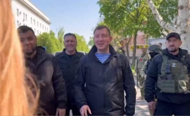 Deputeti rus viziton Kherson: Jemi këtu përgjithmonë