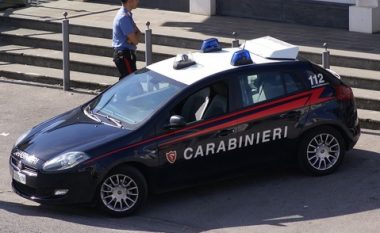 Përleshje në Itali, plagosen 4 persona, policia gjen një vesh të këputur në tokë