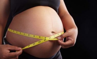 Bëni kujdes, si lidhet obeziteti i nënës me zhvillimin e trurit të fëmijës