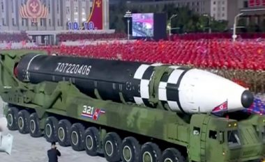 Koreja e Veriut “nuk ndalet”, hedh një tjetër raketë balistike