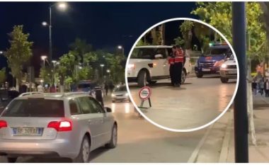 Blindohet Fieri, policia ndalon automjetet në akset kryesore të qytetit (VIDEO)