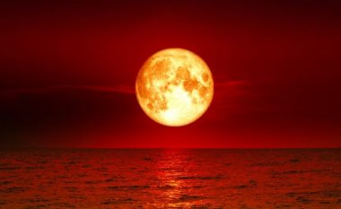 “Hëna e përgjakur”, ku do të shihet eklipsi magjepsës