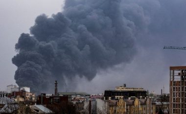4 shpërthime në Lviv, rusët bombardojnë qytetin perëndimor të Ukrainës