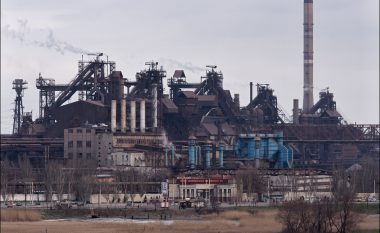 Ukraina raporton për civilë të tjerë të bllokuar në fabrikën e Çelikut