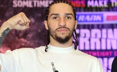 “Po ringjall gjyshin”, nipi i Muhammad Ali hedh KO kundërshtarin që në raundin e parë (VIDEO)