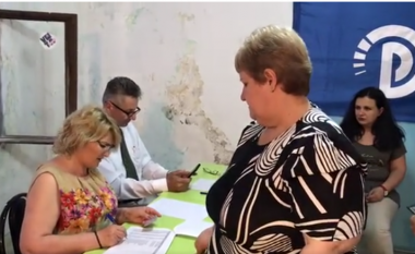 Berisha dhe Elezi në garë për kreun e PD, nis procesi i votimit në 4 qytete të tjera (VIDEO)