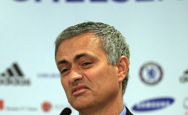 Mourinho tha 8 vite më parë se nuk donte të luante në Europa League, tani qan pasi fitoi Ligën e Konferencës