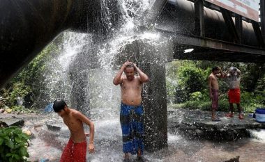 Temperatura ekstreme në Indi, ndërrojnë jetë 25 qytetatarë