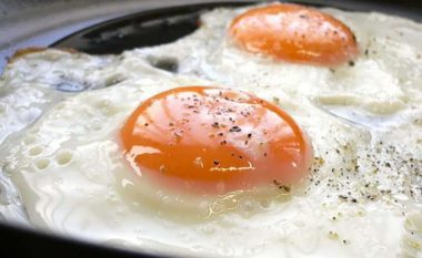 Gabimet që bëni kur gatuani vezë