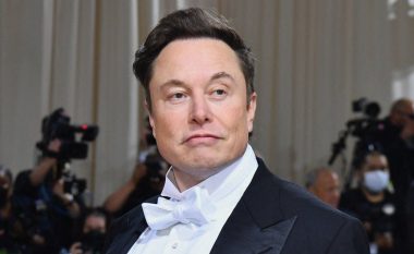 Vajza e Elon Musk kërkon të ndërpresë çdo marrëdhënie me të atin