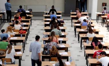 MATURA/ Sot maturantët i nënshtrohen provimit në lëndën e Matematikës