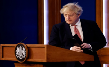 Boris Johnson i shpëton mocionit të mosbesimit