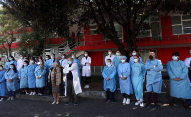 Ikja e vazhdueshme e mjekëve dhe nevoja për rikthimin e tyre në Shqipëri