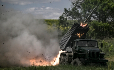 Ukraina zotohet se “mbrojtja heroike” e Donbasit do të vazhdojë